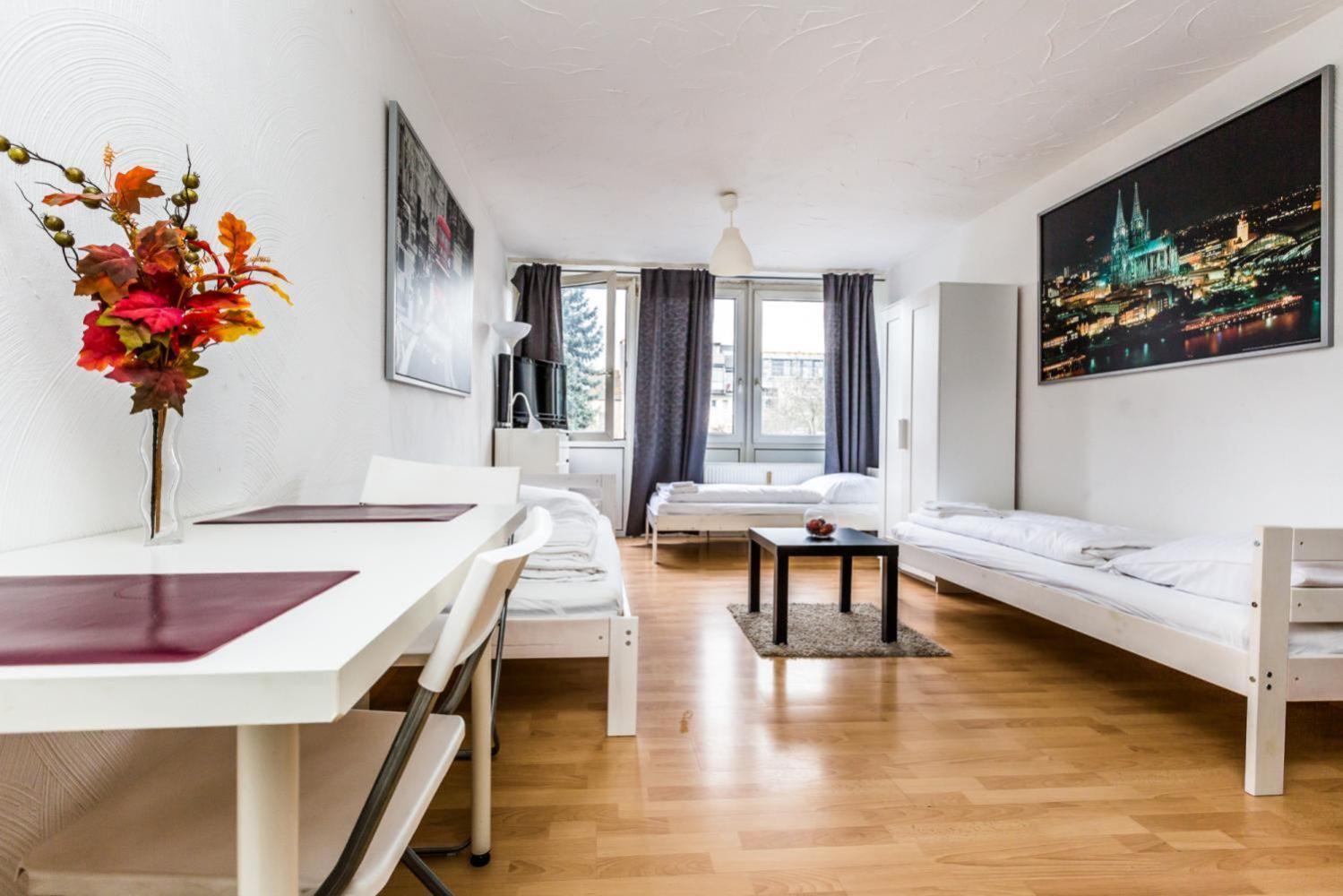 Budget Friendly Apartments Keulen Buitenkant foto
